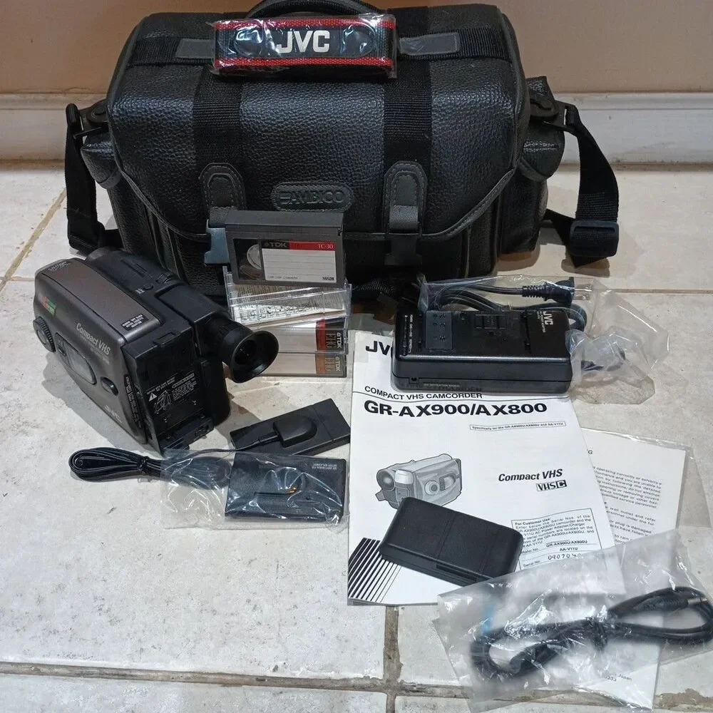 JVC GR-AX800 Compact VHS Video Camcorder With Case 3 Tapes Remote Battery Etc